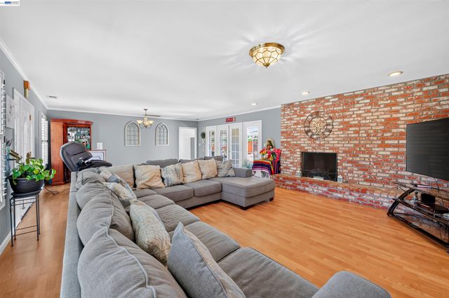 391 Union Road, Hollister, CA 95023