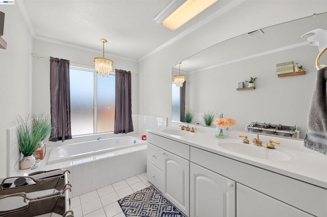 391 Union Road, Hollister, CA 95023