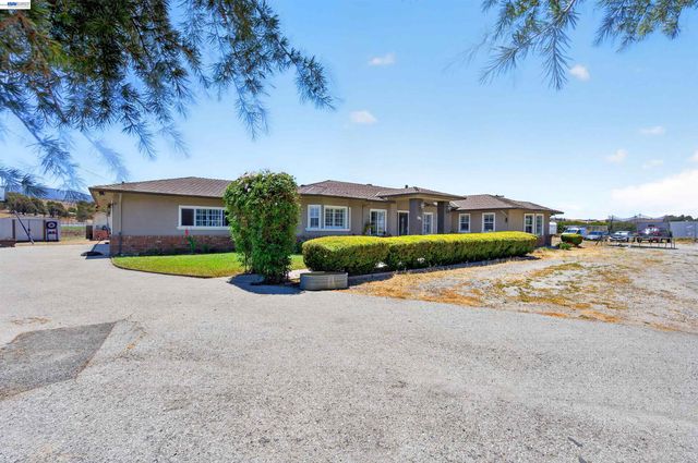 391 Union Road, Hollister, CA 95023