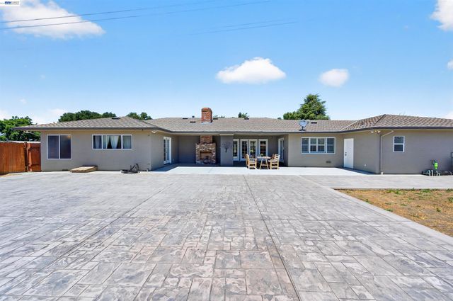 391 Union Road, Hollister, CA 95023