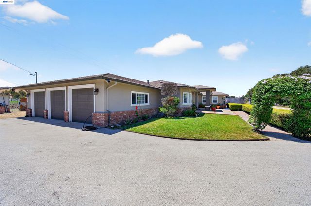 391 Union Road, Hollister, CA 95023