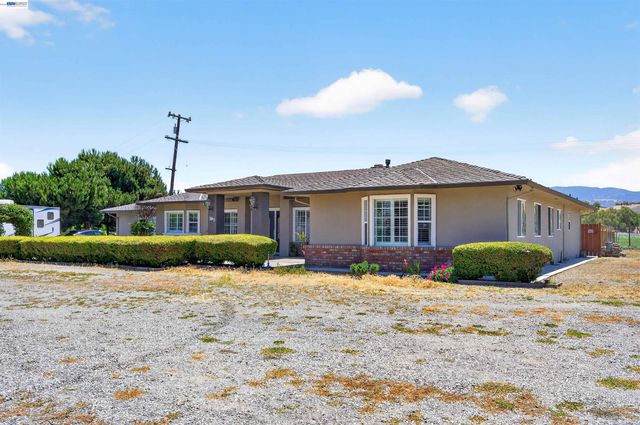 391 Union Road, Hollister, CA 95023