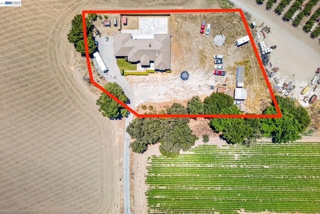 391 Union Road, Hollister, CA 95023