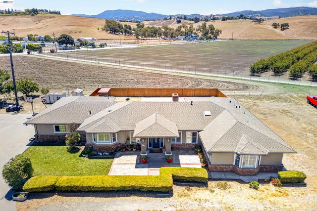 391 Union Road, Hollister, CA 95023