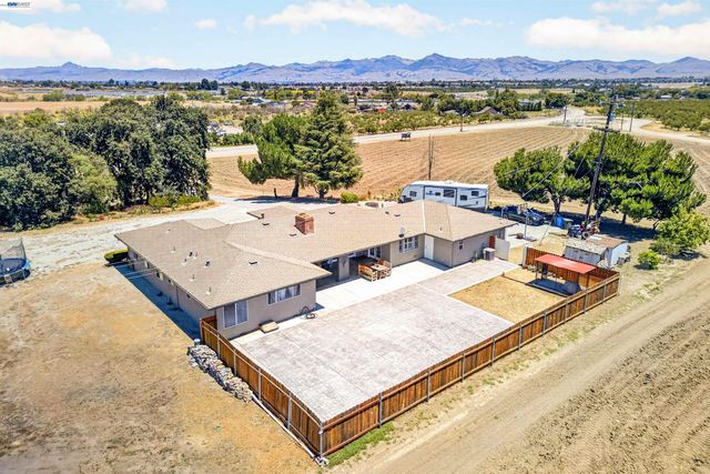 391 Union Road, Hollister, CA 95023
