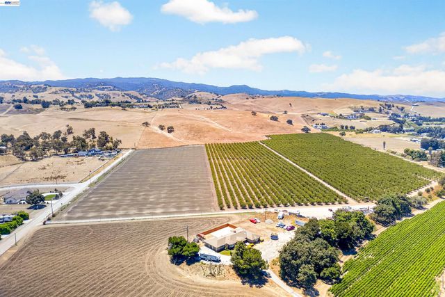 391 Union Road, Hollister, CA 95023