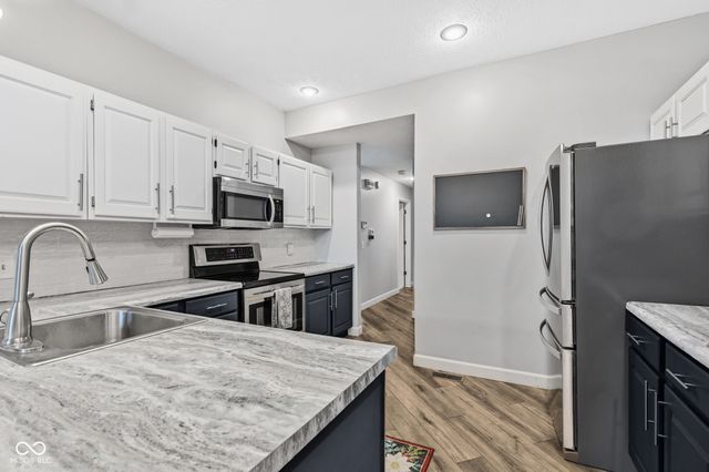 8675 Champions Drive, Indianapolis, IN 46256