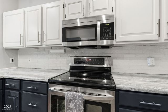 8675 Champions Drive, Indianapolis, IN 46256