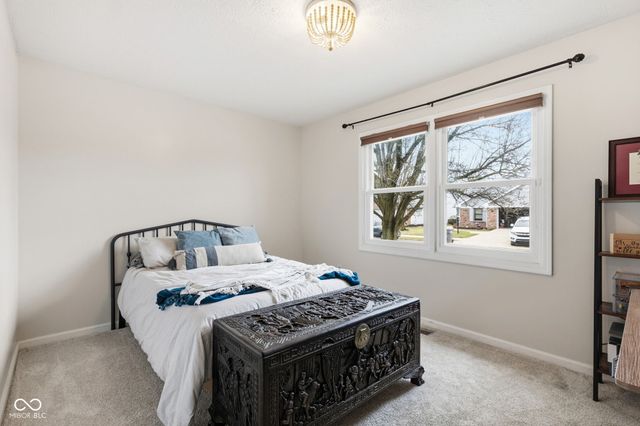 8675 Champions Drive, Indianapolis, IN 46256