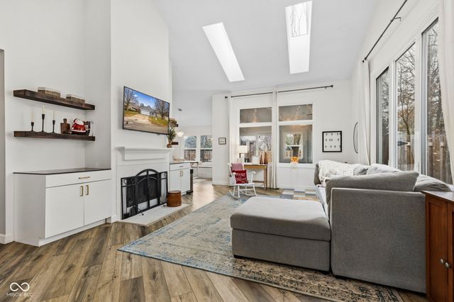 8675 Champions Drive, Indianapolis, IN 46256