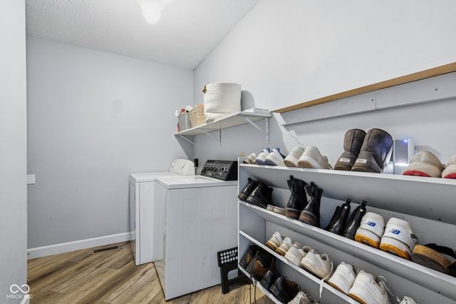 8675 Champions Drive, Indianapolis, IN 46256