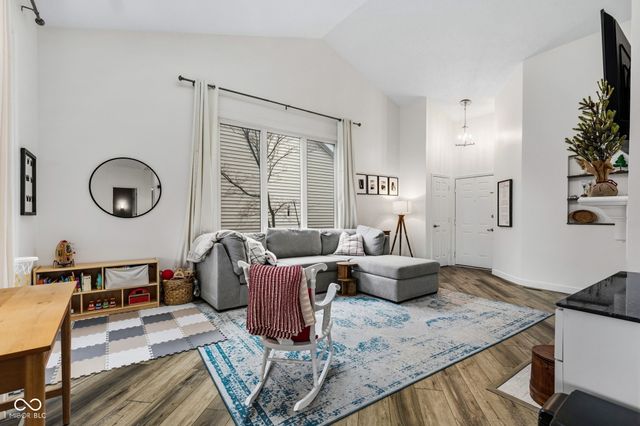 8675 Champions Drive, Indianapolis, IN 46256