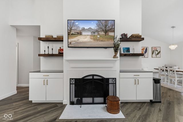 8675 Champions Drive, Indianapolis, IN 46256