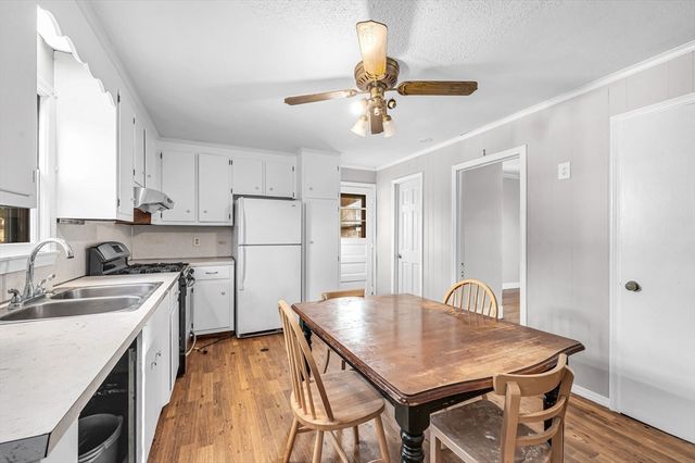 29 Wareham St, Springfield, MA 01108