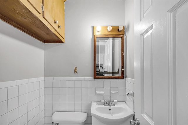 29 Wareham St, Springfield, MA 01108