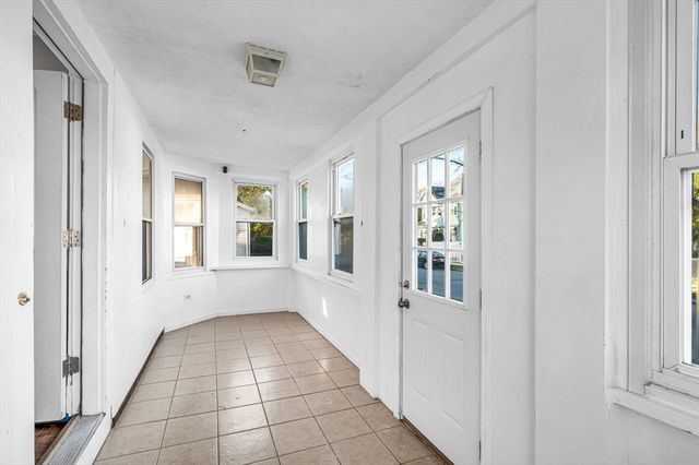 29 Wareham St, Springfield, MA 01108