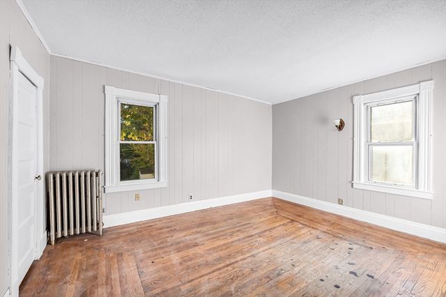 29 Wareham St, Springfield, MA 01108