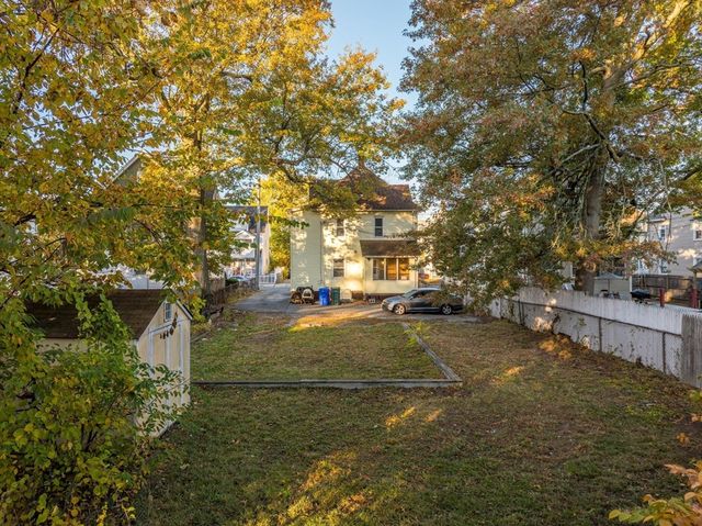 29 Wareham St, Springfield, MA 01108