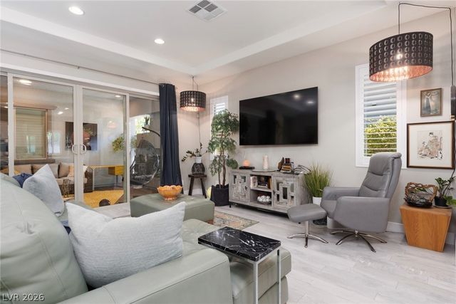 325 Castellari Drive, Las Vegas, NV 89138