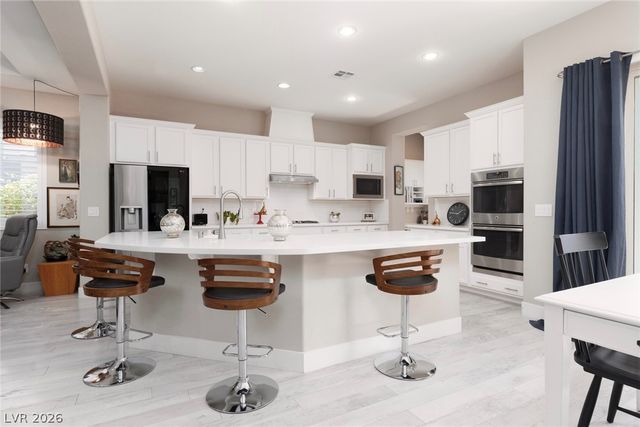 325 Castellari Drive, Las Vegas, NV 89138