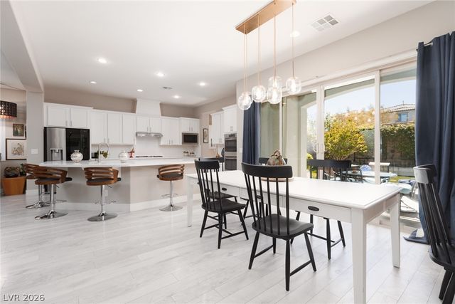 325 Castellari Drive, Las Vegas, NV 89138