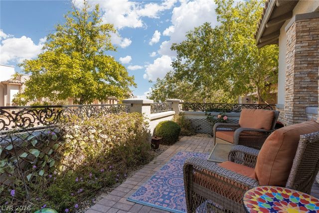 325 Castellari Drive, Las Vegas, NV 89138