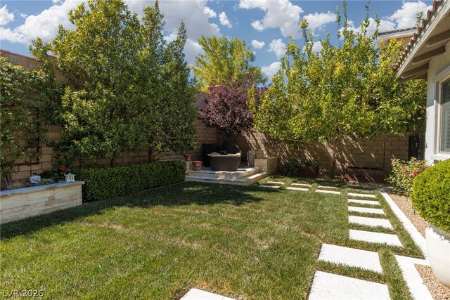 325 Castellari Drive, Las Vegas, NV 89138