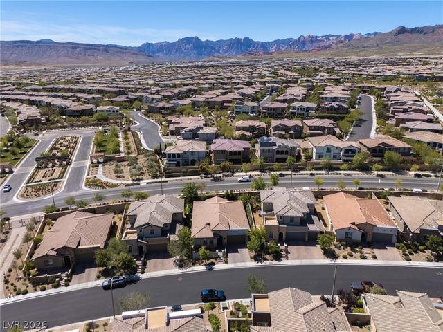 325 Castellari Drive, Las Vegas, NV 89138