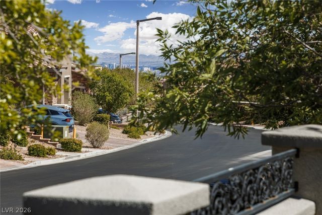 325 Castellari Drive, Las Vegas, NV 89138