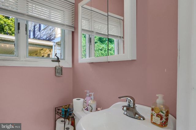 457 E MARKET ST, Williamstown, PA 17098