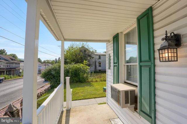 457 E MARKET ST, Williamstown, PA 17098