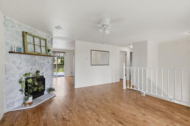 10852 W Sagewood Rd, Nine Mile Falls, WA 99026