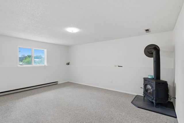 10852 W Sagewood Rd, Nine Mile Falls, WA 99026