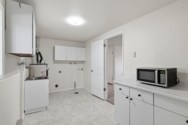10852 W Sagewood Rd, Nine Mile Falls, WA 99026