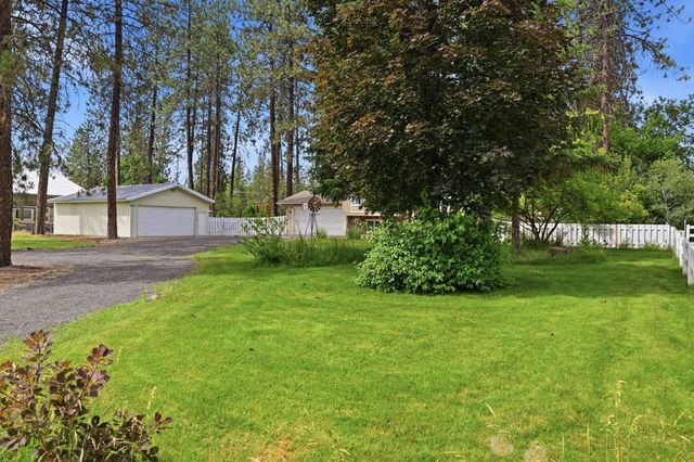 10852 W Sagewood Rd, Nine Mile Falls, WA 99026