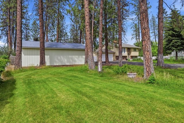 10852 W Sagewood Rd, Nine Mile Falls, WA 99026