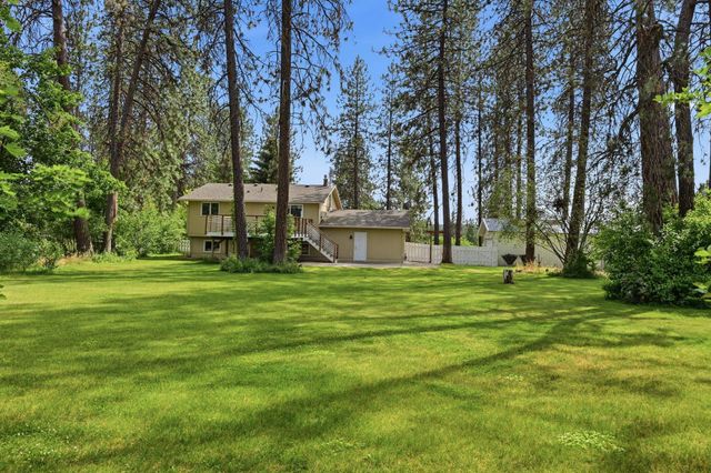 10852 W Sagewood Rd, Nine Mile Falls, WA 99026