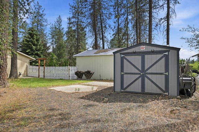 10852 W Sagewood Rd, Nine Mile Falls, WA 99026