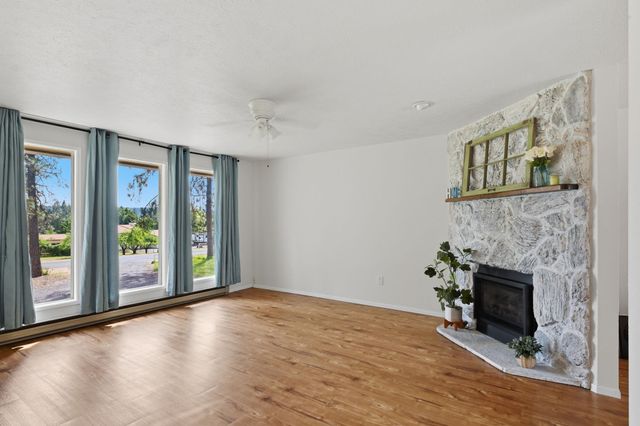 10852 W Sagewood Rd, Nine Mile Falls, WA 99026