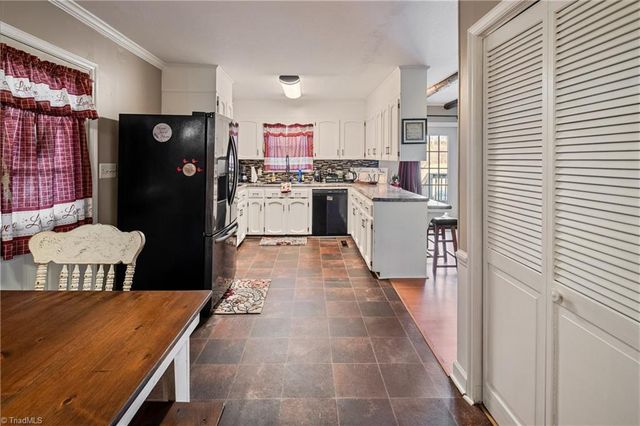 2198 S McKinney Road, Mount Airy, NC 27030