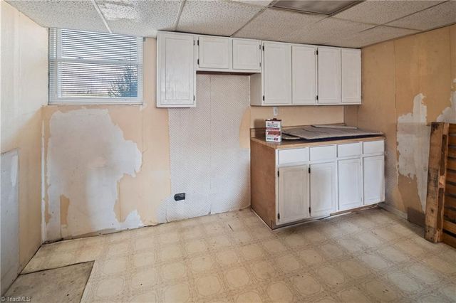 2198 S McKinney Road, Mount Airy, NC 27030