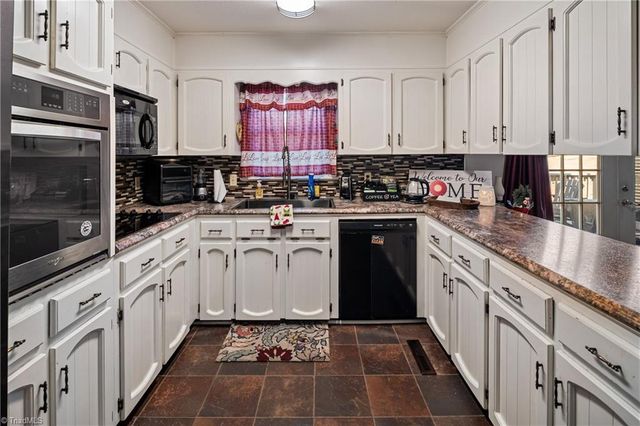 2198 S McKinney Road, Mount Airy, NC 27030