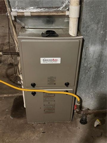 2423 S 12 Street, St Joseph, MO 64503