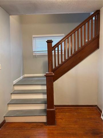 2423 S 12 Street, St Joseph, MO 64503