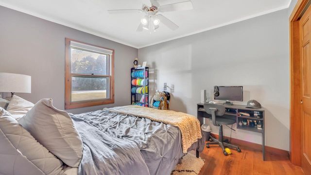 1436 W Washington AVENUE, Cleveland, WI 53015
