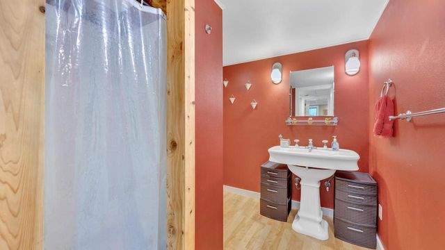 1436 W Washington AVENUE, Cleveland, WI 53015