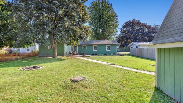 1436 W Washington AVENUE, Cleveland, WI 53015