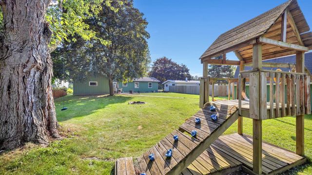 1436 W Washington AVENUE, Cleveland, WI 53015
