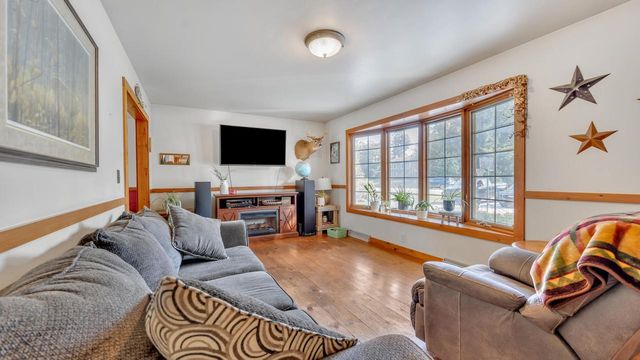1436 W Washington AVENUE, Cleveland, WI 53015