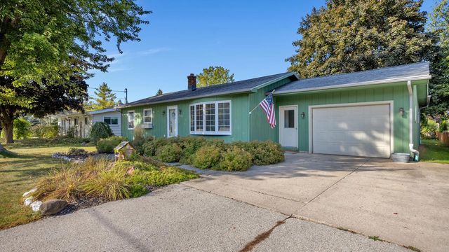1436 W Washington AVENUE, Cleveland, WI 53015